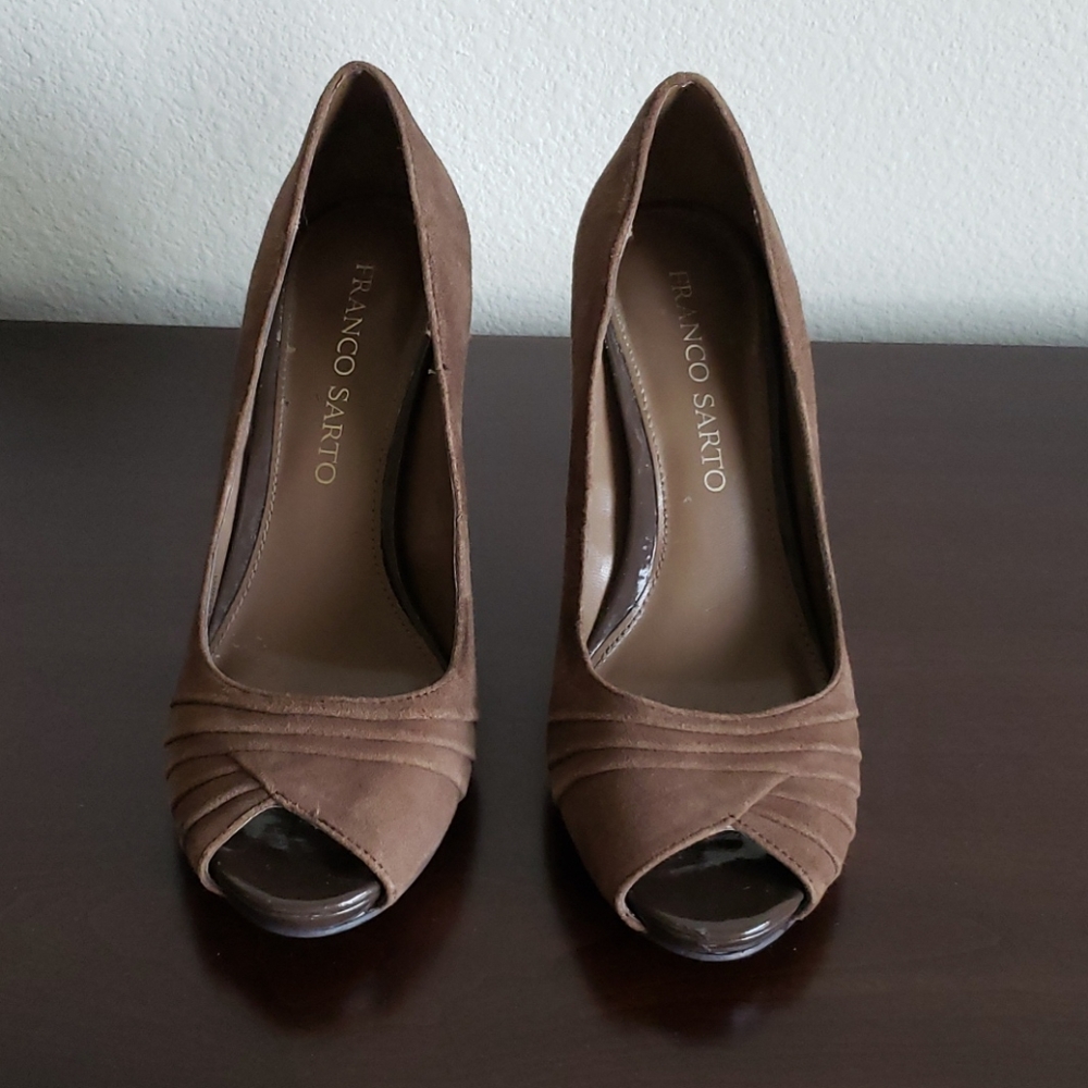 Franco Sarto brown suede heels peeptoe
